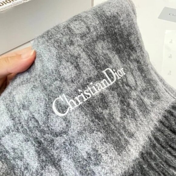 Dior Cashmere Shawl & Scarf - Picture 4 of 5